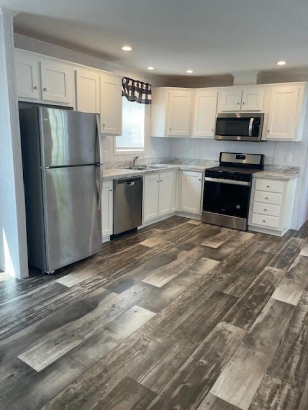 2022 Redman Homes 124 NWS-F-25206  Home