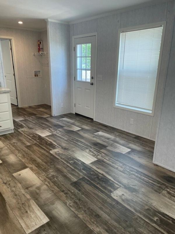 2022 Redman Homes 124 NWS-F-25206  Home