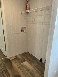 2022 Redman Homes 124 NWS-F-25206  Home