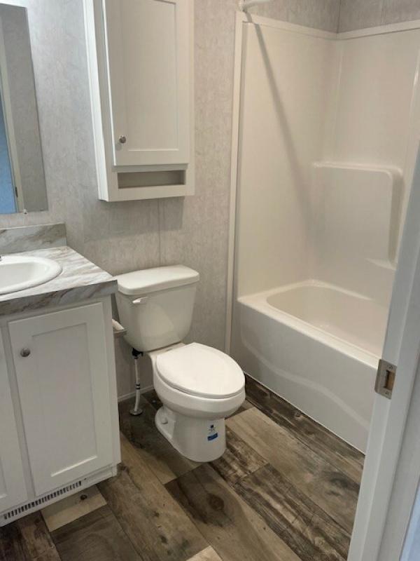 2022 Redman Homes 124 NWS-F-25206  Home