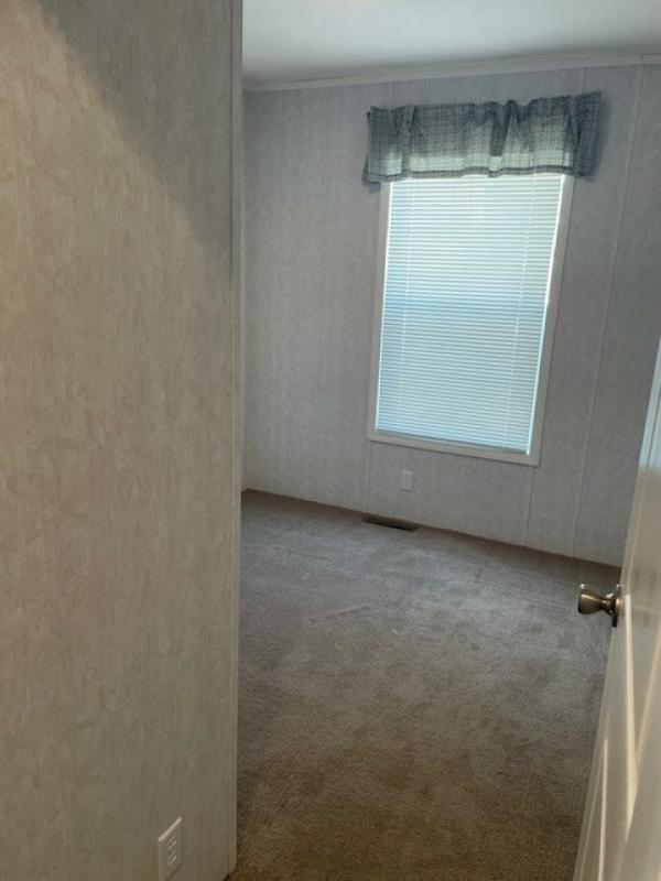 2022 Redman Homes 124 NWS-F-25206  Home