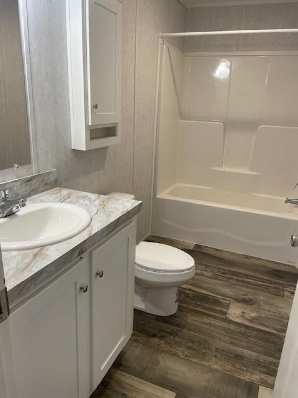 2022 Redman Homes 124 NWS-F-25206  Home