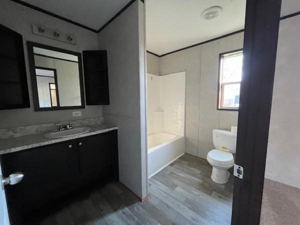 2019 FAIRMONT HOMES 430IN16663A  Home