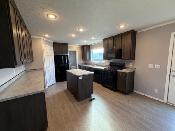 2023 CLAYTON RUTLEDGE 283 25RGR28684AH23  Home