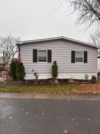 Photo 2 of 16 of home located at 43060 Frontenac Ave #484 Sterling Heights, MI 48314