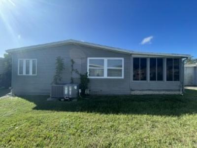 Photo 4 of 13 of home located at 1009 47th Avenue East Bradenton, FL 34203