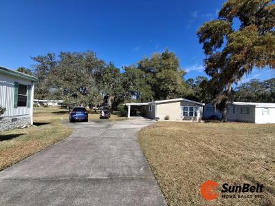 Photo 3 of 70 of home located at 7196 Easy Street Ocala, FL 34472