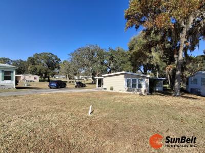 Photo 4 of 70 of home located at 7196 Easy Street Ocala, FL 34472
