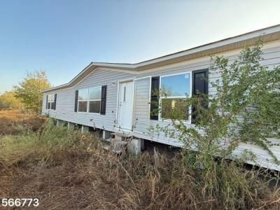 Mobile Home at 6093 Leal Rd Pleasanton, TX 78064