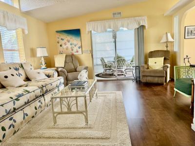 Photo 3 of 11 of home located at 255 Lynhurst Dr Auburndale, FL 33823