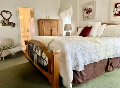 Photo 4 of 11 of home located at 255 Lynhurst Dr Auburndale, FL 33823