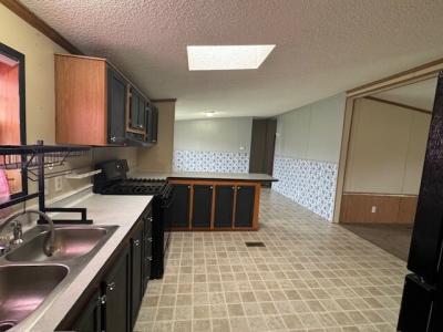 Photo 4 of 8 of home located at 28894 Cherrywood Flat Rock, MI 48134