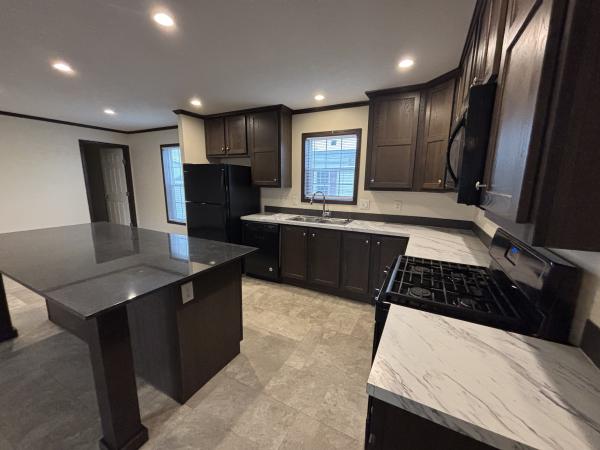 2019 CHAMPION RA2856201 Mobile Home