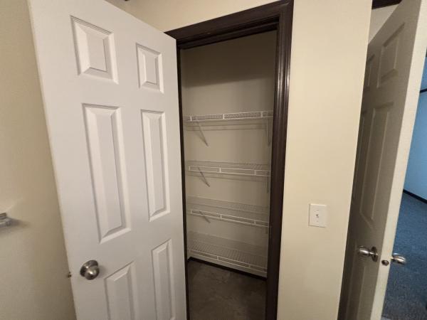 2019 CHAMPION RA2856201 Mobile Home