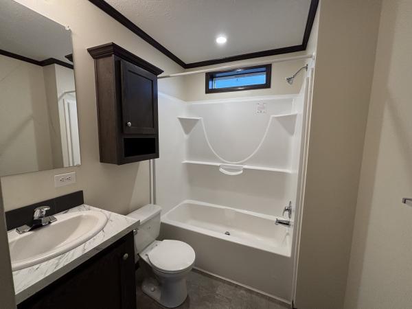 2019 CHAMPION RA2856201 Mobile Home