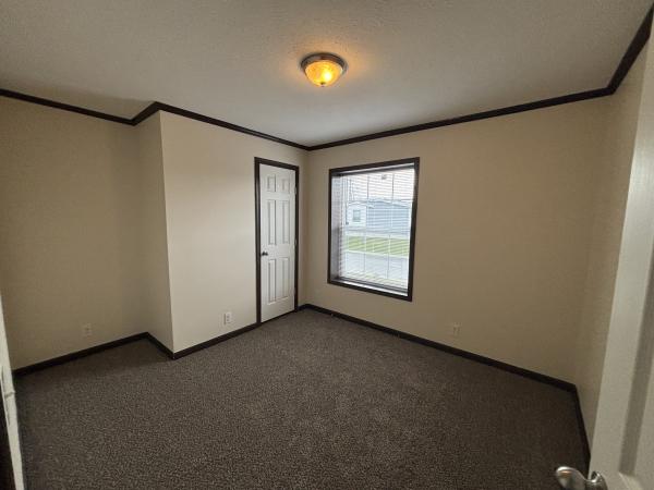 2019 CHAMPION RA2856201 Mobile Home