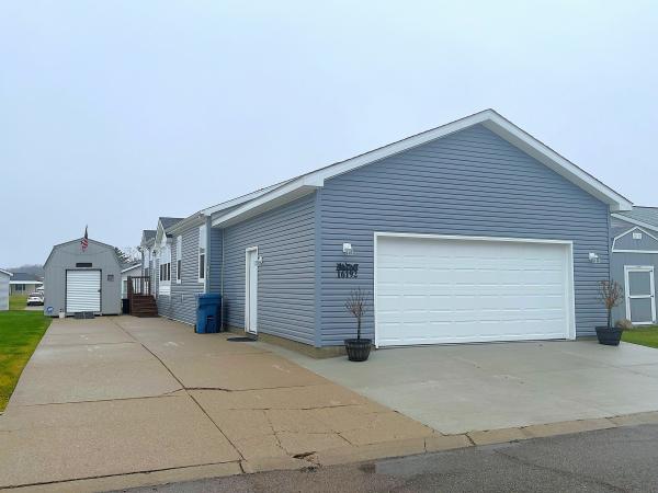 Photo 1 of 2 of home located at 16192 Oxford Drive Lot 056 Holly, MI 48442