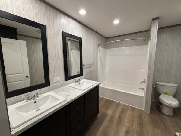 2025 Clayton 95PLH24483A Mobile Home