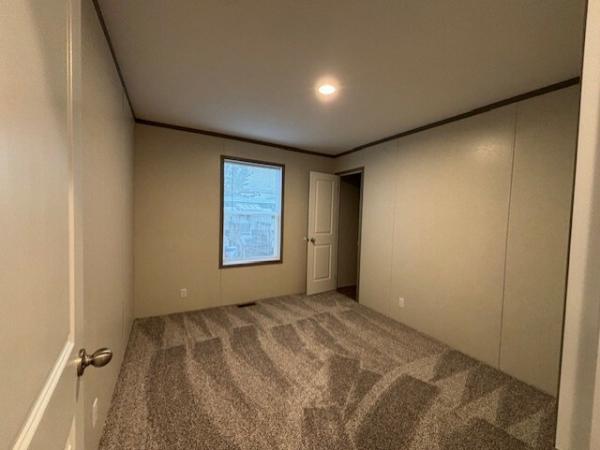 2025 Clayton 95PLH24483A Mobile Home