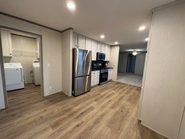 2025 Clayton 95PLH24483A Mobile Home