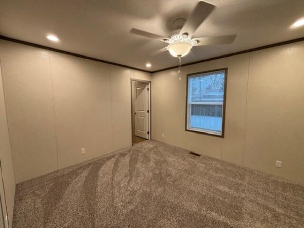 2025 Clayton 95PLH24483A Mobile Home