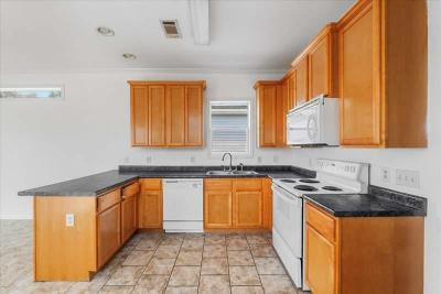 Photo 4 of 12 of home located at 14245 Pine Street Hudson, FL 34667