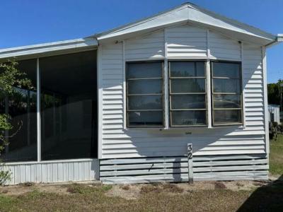 Mobile Home at 6941 Macdonald Court, Lot 32 Zephyrhills, FL 33541