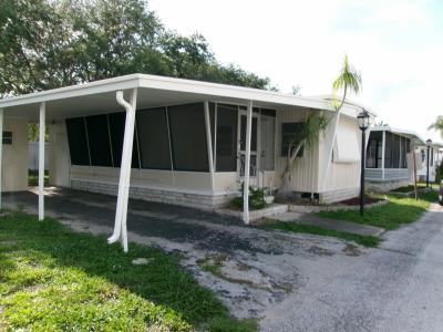 Photo 3 of 8 of home located at 3100 26th Ave N Lot #17 Saint Petersburg, FL 33713