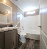 2018 Clayton Homes 30YEX16723AH18 Manufactured Home