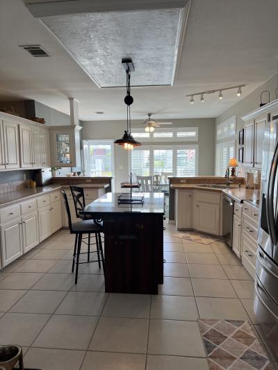 Photo 5 of 40 of home located at 2429 Pier Drive Ruskin, FL 33570