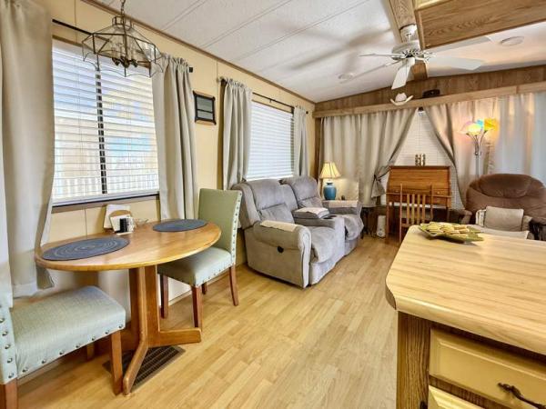 1985 Castle Manufactured Home