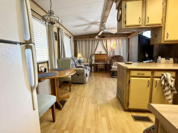 1985 Castle Manufactured Home