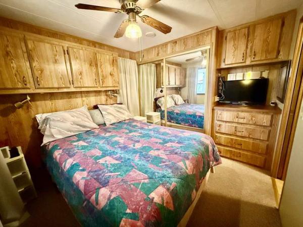1985 Castle Manufactured Home