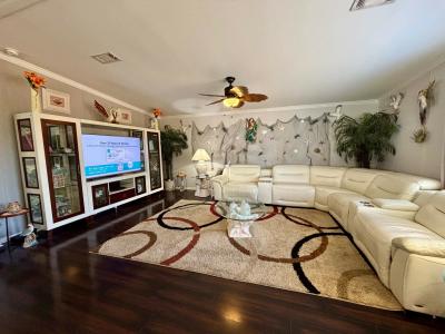 Photo 4 of 28 of home located at 2621 Pier Drive Ruskin, FL 33570