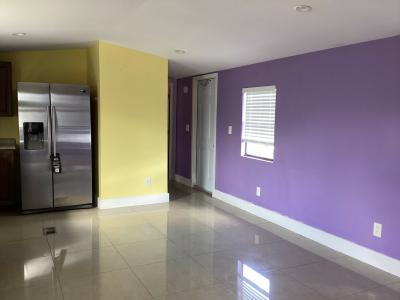 Photo 3 of 10 of home located at 34476 SW 187th Rd Homestead, FL 33034