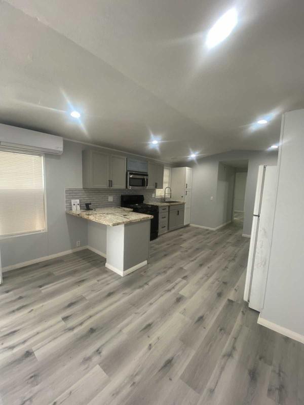 1988  Mobile Home For Sale