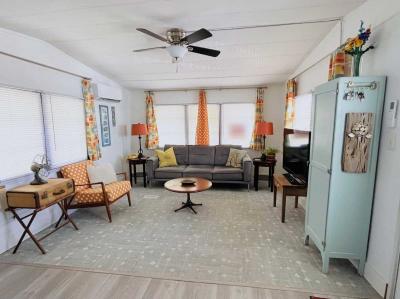 Photo 3 of 21 of home located at 7400 46th Ave. Stpetersburg, FL 33709