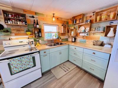 Photo 2 of 21 of home located at 7400 46th Ave. Stpetersburg, FL 33709