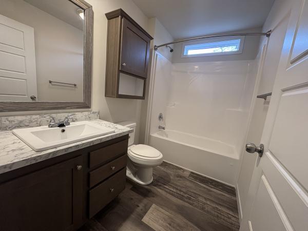 2020 Clayton 81SHN28523A Mobile Home