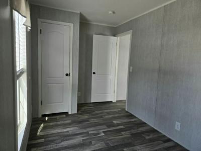 Photo 3 of 10 of home located at 3035 66th Avenue N. #25 Saint Petersburg, FL 33702