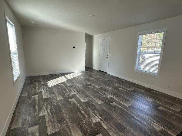 2025 Clayton 81SRH16763A Mobile Home