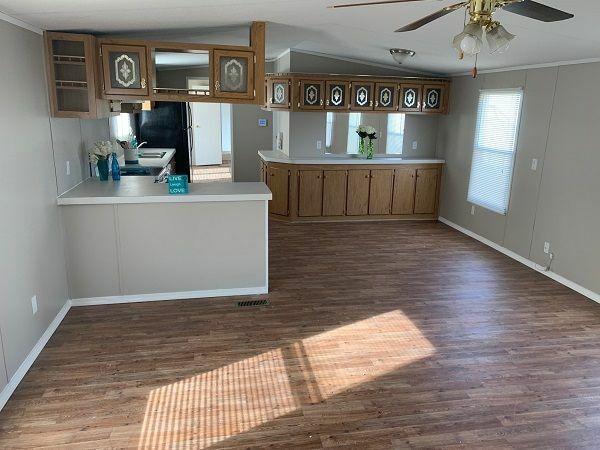 2000 Clayton Homes Inc Mobile Home For Sale