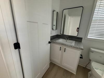 Photo 4 of 20 of home located at 980 Nogoya Avenue Venice, FL 34285