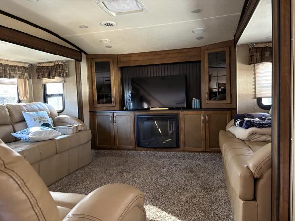 2018 Other 370FL Mobile Home