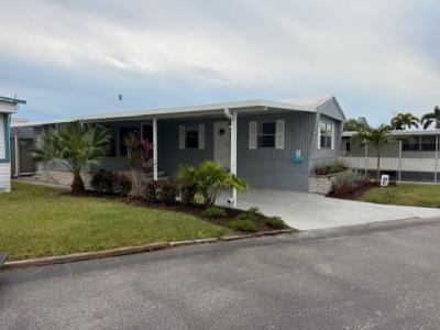 Photo 5 of 8 of home located at 508 44th Avenue East Lot D-17 Bradenton, FL 34203