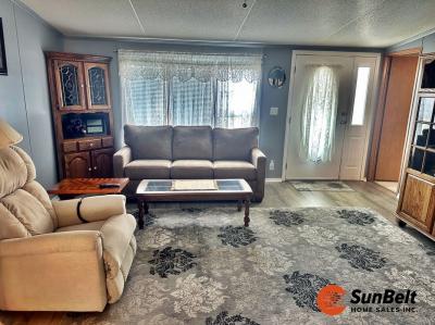 Photo 4 of 27 of home located at 1028 Lakeshore Drive Wildwood, FL 34785