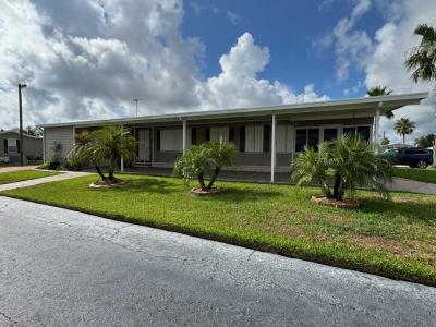 Photo 2 of 30 of home located at 412 Harmony Lane Frostproof, FL 33843