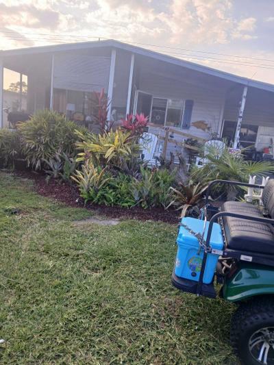 Photo 2 of 6 of home located at 8775 20th Street, Lot 46 Vero Beach, FL 32966