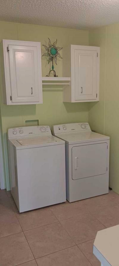 Photo 4 of 15 of home located at 9903 Cameron Ln Parrish, FL 34219