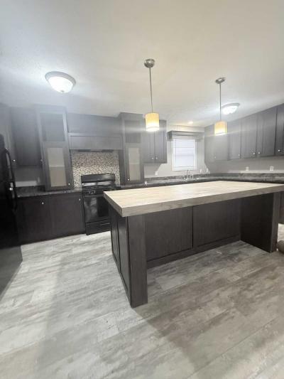 Photo 3 of 36 of home located at 534 E 37th Ave #692 Hobart, IN 46342